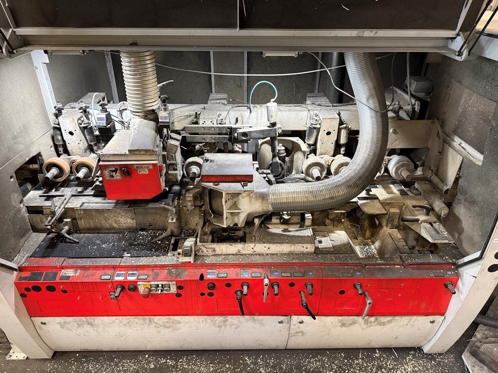 Komplette Hobellinie mit WEINIG Powermat 2400