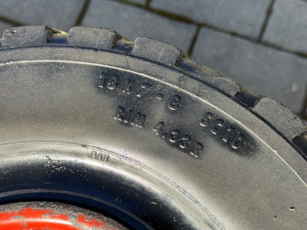 Satz Gabelstaplerbereifung