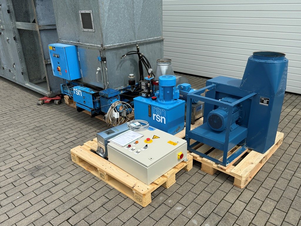 Absaugung mit Brikettierpresse Höcker Polytechnik