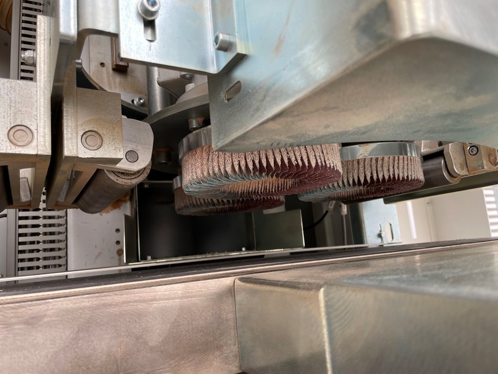 Feinstschleifmaschine Stähle Hess Saturn Roto Finish