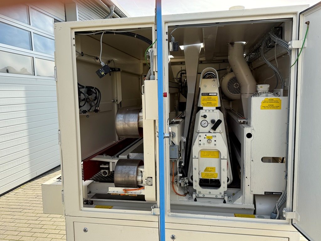Mehrzweck-Flächenschleifautomat Heesemann Typ MFA 8-CC