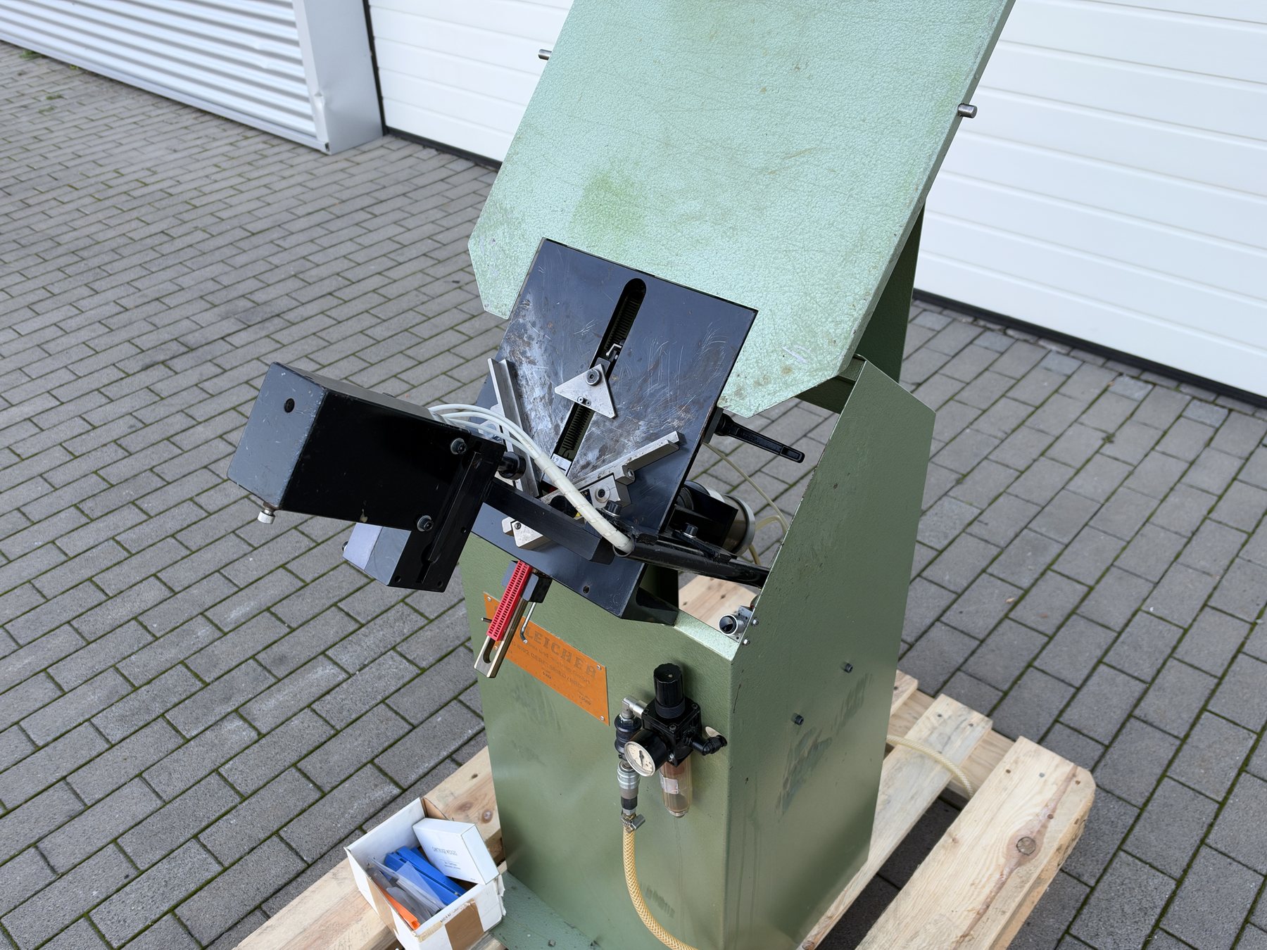 Rahmenheftmaschine Schleicher Typ Perfect