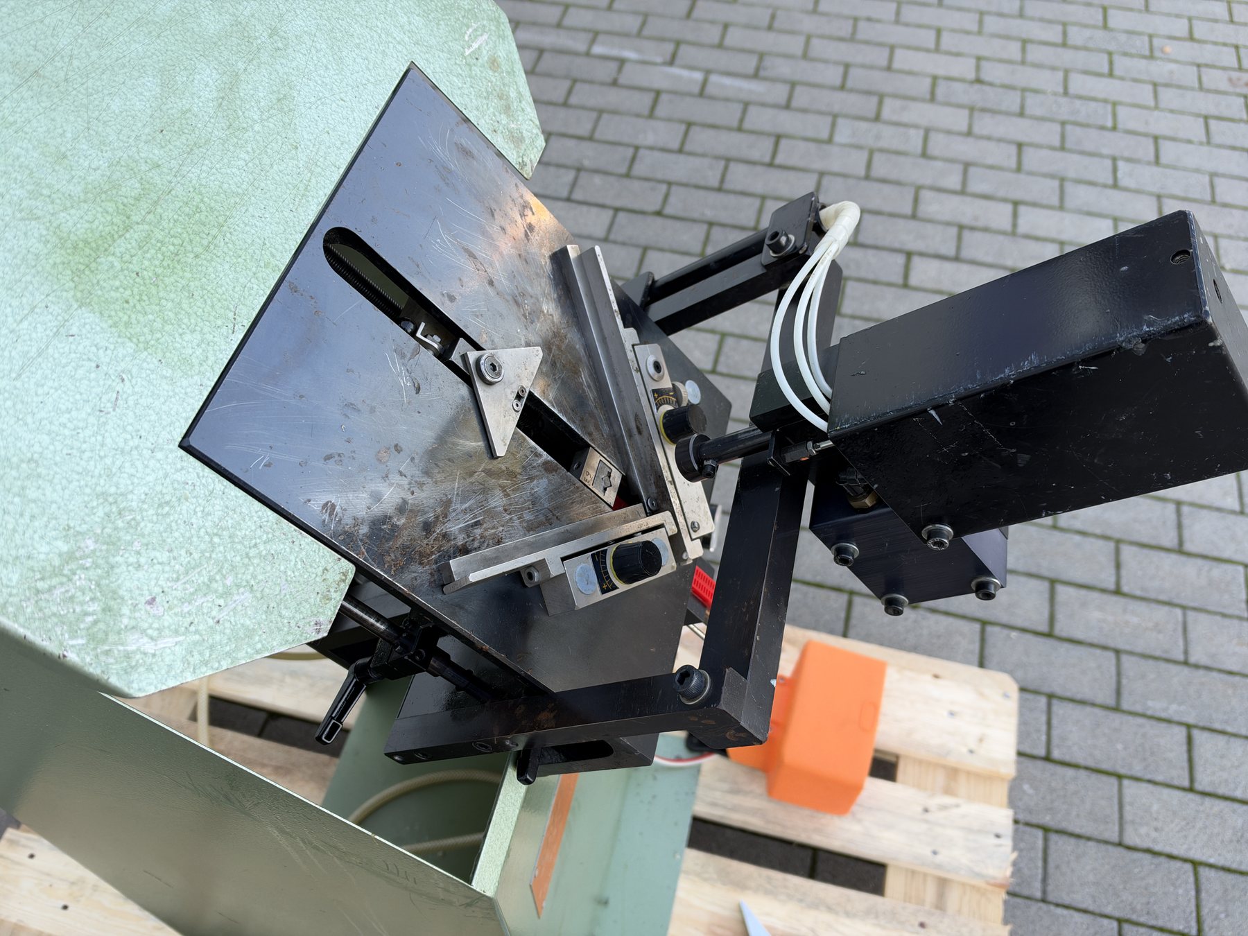 Rahmenheftmaschine Schleicher Typ Perfect