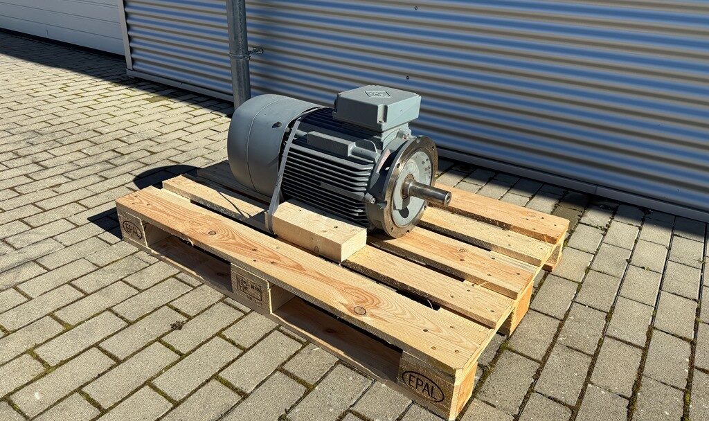 Alternative Ansicht von VEM IE3-W41R 160MX2 KV HW