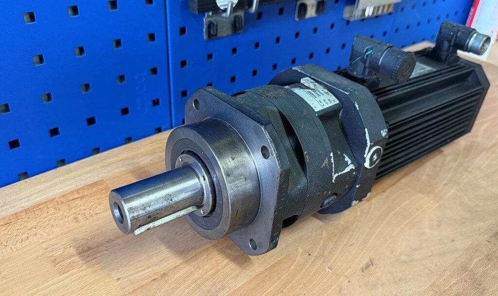 Alternative Ansicht von Lenze MDSKSRS056-33