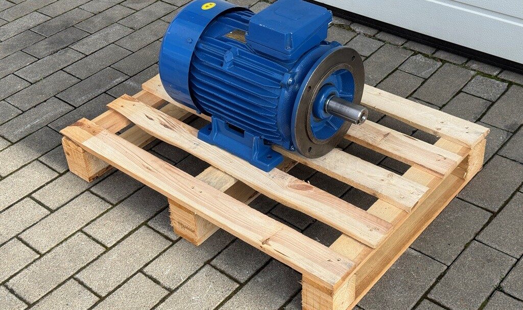 Alternative Ansicht von Elektromotor Cantoni Typ 20G40C32P0DG0004