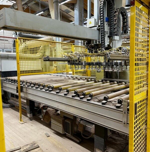 Alternative Ansicht von SCM Routech R 3000