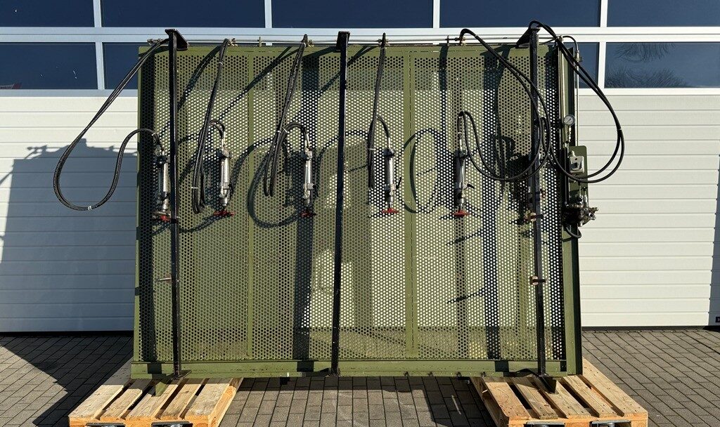 Hydraulic punch press